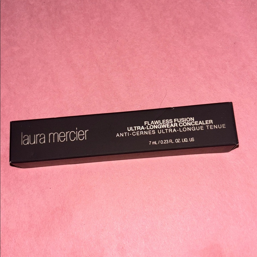 Laura Mercier Flawless Fusion Concealer in Black Box